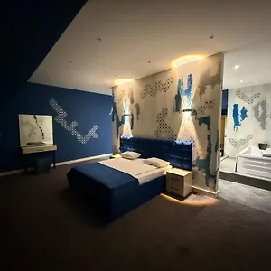 4* Hotel Black Mont